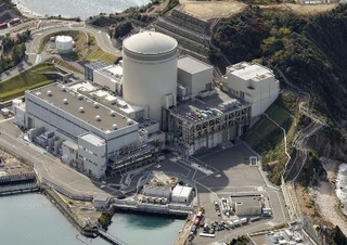 　関西電力美浜原発３号機＝２０２５年１１月、福井県美浜町