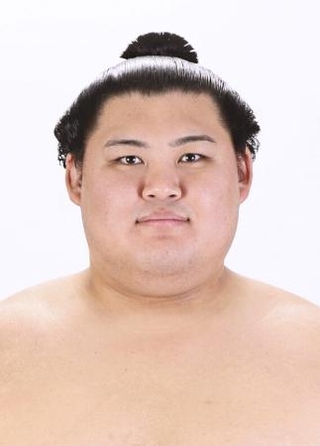 　大の里