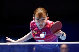 　女子準決勝のドイツ戦でプレーする早田ひな＝ロンドン（共同）