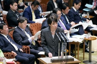 　参院決算委で答弁する高市首相＝１１日午後