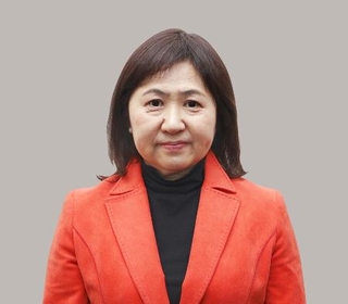 　亀井亜紀子氏