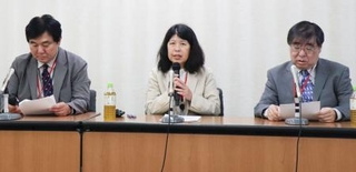 　厚労省で行われた発達障害当事者協会の記者会見＝１５日午後