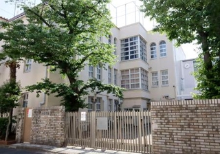 　桜蔭中学・高校の校舎＝１５日、東京都文京区