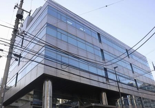 　日本郵便東京支社が入るビル＝１８日、東京都江東区