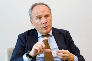 　インタビューに答えるイタルガスのパオロ・ガッロＣＥＯ