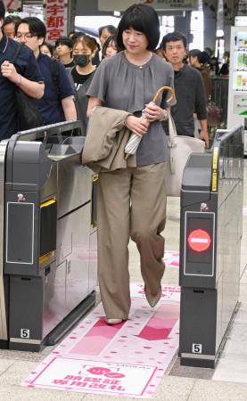 　東武宇都宮駅に導入された顔認証の自動改札機。事前登録した利用者の顔画像と、改札機の内蔵カメラで読み取った顔情報を照合する＝２７日午前