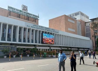 　インド・ニューデリーの医科大学の構内＝２０日（共同）