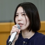 　記者会見する福間香奈女流五冠＝２日午前、大阪市