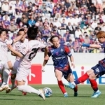 　ＦＣ東京-川崎　後半、チーム２点目のゴールを決めるＦＣ東京・野沢（右端）＝味スタ