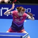 　卓球の世界選手権団体戦のイングランド戦でプレーする早田ひな＝ロンドン（共同）