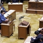 　２０２５年１１月に開かれた党首討論で答弁する高市首相＝国会