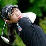 　最終日、通算１８アンダーで優勝した菅沼菜々＝浜野ＧＣ