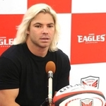 　記者会見するラグビーのリーグワン１部、横浜を今季限りで退団するデクラーク＝３日、東京・秩父宮ラグビー場