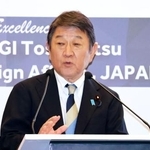 　訪問先のケニアで演説する茂木外相＝３日、ナイロビ（共同）