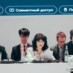 　日本、中国、韓国と東南アジア諸国連合の財務相・中央銀行総裁会議で発言する片山財務相（前列中央）＝３日、ウズベキスタン・サマルカンド（共同）