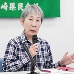 　記者会見する川副忠子さん＝６日午前、長崎市