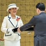 　日本赤十字社の全国赤十字大会に出席された皇后さま＝１２日午前、東京都渋谷区の明治神宮会館（代表撮影）