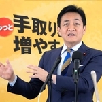 　記者会見する国民民主党の玉木代表＝１２日午前、国会