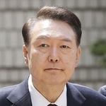 　尹錫悦被告（聯合＝共同）