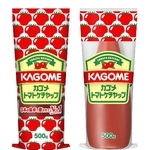 　「カゴメトマトケチャップ」。従来の外袋（左）から印刷部分を減らし一部を透明にする