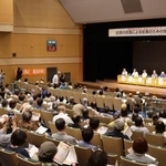 　陸自健軍駐屯地への長射程ミサイル配備を受け、市民団体が開いた住民説明会＝１５日午後、熊本市
