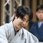 　将棋の第８４期名人戦７番勝負第４局で糸谷哲郎九段を破り、４連覇を果たした藤井聡太名人＝１７日午後、大阪府高槻市