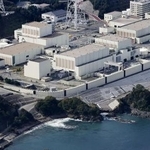 　宮城県の東北電力女川原発。手前が２号機＝２０２４年１０月