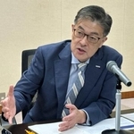 　取材に応じるパナソニックＨＤの楠見雄規社長＝２０日午前、大阪府内