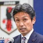 　記者会見するサッカー女子日本代表「なでしこジャパン」の狩野倫久監督＝２１日、東京都内
