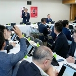 　自民党本部で開かれた、日本国旗を損壊する行為を罰する法案の制定に向けたＰＴの会合＝２２日午前、東京・永田町