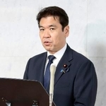 　記者会見する松本文科相＝２２日午前、国会