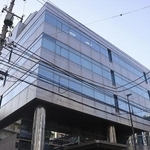 　日本郵便東京支社が入るビル＝１８日、東京都江東区