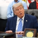 　２１日、米ホワイトハウスのイベントで発言するトランプ大統領＝ワシントン（ＡＰ＝共同）