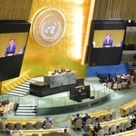 　２２日、ニューヨークの国連本部で開かれたＮＰＴ再検討会議の全体会合（共同）