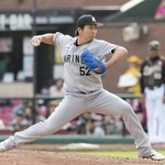 　８回に登板し、今季初勝利を挙げたロッテ・益田＝楽天モバイルパーク
