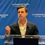 　記者会見する「エンハンスト・ゲームズ」のマーティン・マキシミリアンＣＥＯ＝２３日、米ラスベガス（共同）