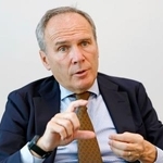 　インタビューに答えるイタルガスのパオロ・ガッロＣＥＯ
