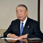 　横綱審議委員会後に記者会見する大島理森委員長＝２５日、両国国技館