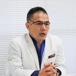 　記者会見する旧統一教会側代理人の中山達樹弁護士＝２６日午後、東京都新宿区