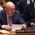　国連安全保障理事会のハイレベル会合で発言するロシアのネベンジャ国連大使＝２６日、米ニューヨーク（ロイター＝共同）