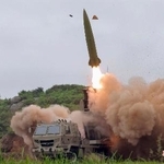 　北朝鮮が行った複数種類のミサイル発射実験＝２６日（朝鮮中央通信＝共同）
