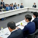 　国会で開かれた社会保障国民会議の実務者会議＝２７日午後
