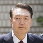 　尹錫悦被告（聯合＝共同）