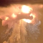 　大型ロケット「ニューグレン」の爆発直後の様子＝２８日、米フロリダ州ケープカナベラル（＠ＪＣｏｎｃｉｌｕｓ提供、ＡＰ＝共同）