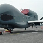 　無人偵察機グローバルホーク＝２０１７年５月、米軍横田基地