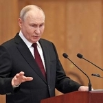 　記者会見するロシアのプーチン大統領＝２９日、カザフスタン・アスタナ（ロシア大統領府提供・共同）