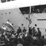 　１９５９年１２月、帰国事業の第１陣として北朝鮮に向かう船＝新潟港