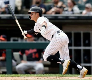 　タイガース戦の３回、二塁への内野安打を放つホワイトソックス・西田＝シカゴ（ゲッティ＝共同）