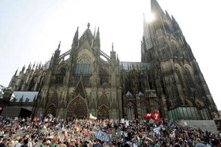 　ドイツ西部ケルンのケルン大聖堂＝２００５年（ゲッティ＝共同）