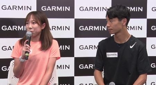 　オンラインでのトークイベントに参加したマラソンの赤崎暁（右）、優花夫妻＝３日